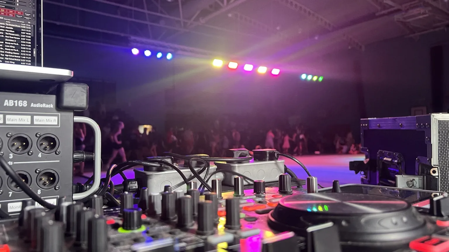 Staging, scenic elements and special effects by UKSS Live